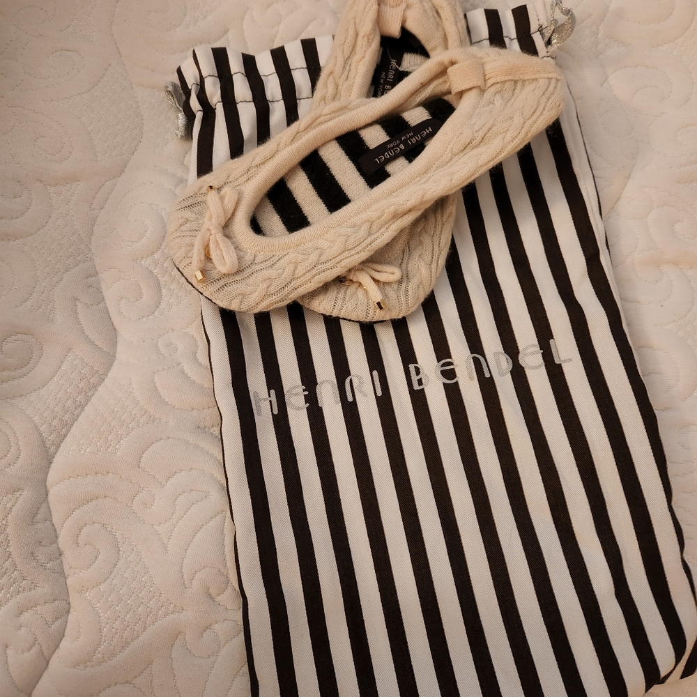Henri Bendel cashmere slippers